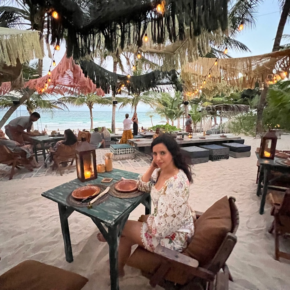 Meet your Posher, Yas